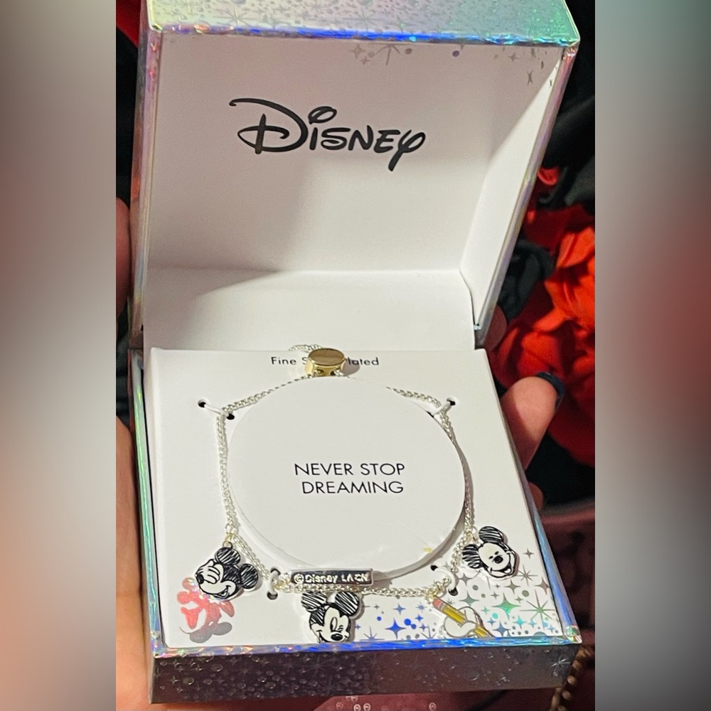 Disney bracelet 💕🍒🐭